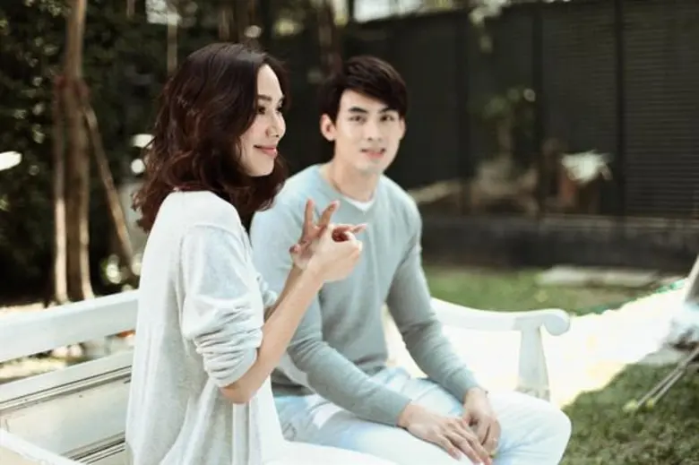 ''สิงโต นำโชค" คว้านักแสดงสาวตัวแม่ ''จอย รินลณี" ร่วมถ่ายทอดชีวิตรักจากประสบการณ์จริงใน MV "อย่าร้องไห้"