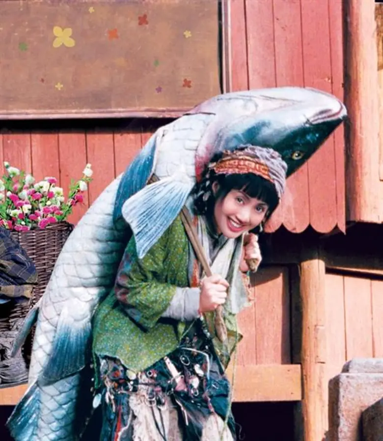 ภาพยนตร์แดนมังกรสุดฮา เมื่อความรักต้องแลกมากับกลิ่นกาย ช่อง 13 นำ “ ELIXIR OF LOVE นางฟ้าซ่อนกลิ่นกับยาหมอเทวดา ” ลงจอ