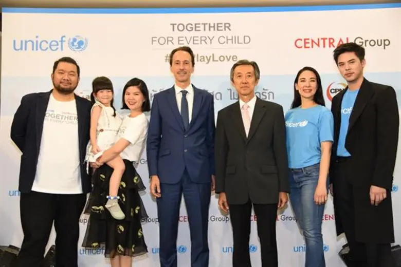 บอย-ตรัย จูงมือครอบครัวลูกสาวสุดน่ารัก "น...