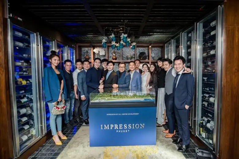 ปรบมือดังๆ กันเลยทีเดียว กับความสำเร็จก้า...