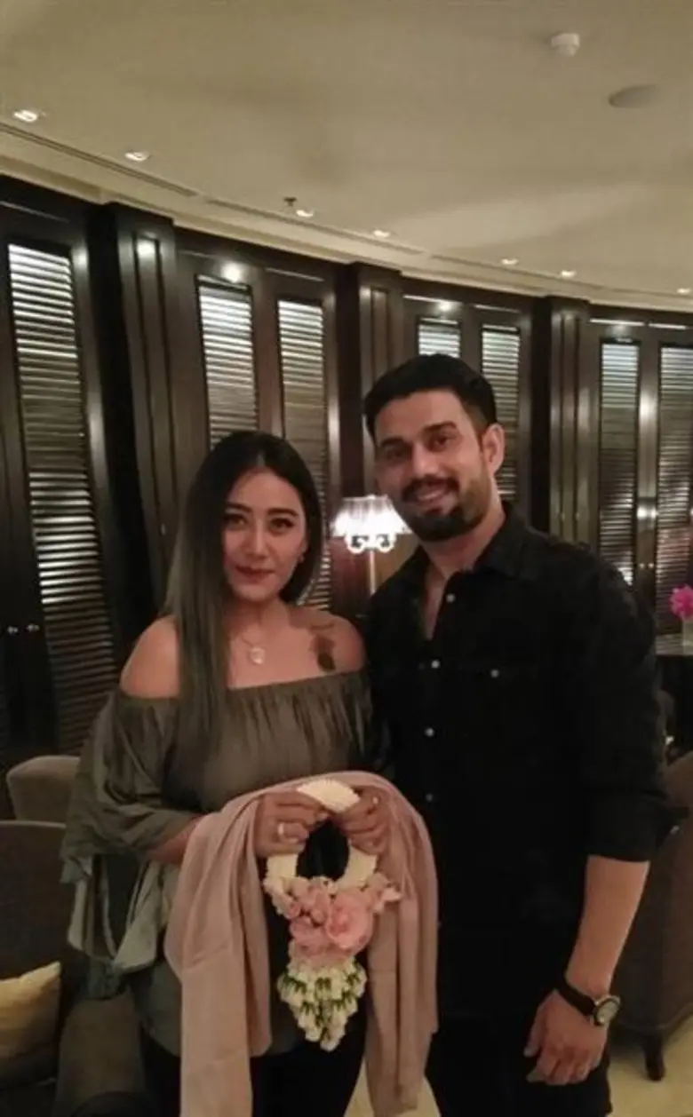 แขกรับเชิญพิเศษของ “แอน มิตรชัย” “อภิราม แนน” บินตรงจากอินเดีย  เดินทางถึง"สนามบินสุวรรณภูมิแล้ว"