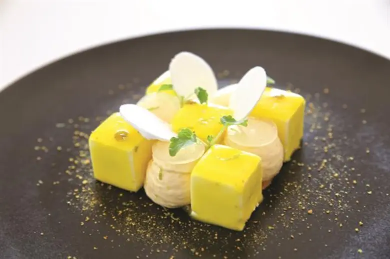 กลับมาอีกครั้งกับอาหารมื้อค่ำเลิศรสสุดหรู รังสรรค์โดย เชฟ ลูโดวิค ตูรัค เชฟระดับหนึ่งดาวมิชลิน ณ ห้องอาหาร เดอะ รีเฟล็กซ์ชั่นส์