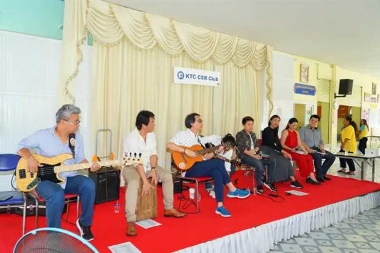 เคทีซี ซีเอสอาร์ คลับ มอบเสื้อผ้า ของใช้จำเป็นให้กับ ศูนย์พัฒนาการจัดสวัสดิการสังคมผู้สูงอายุ จังหวัดปทุมธานี