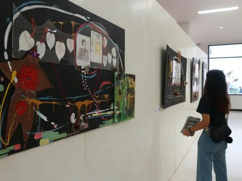 9 จินตศิลป์แผ่นดินพ่อ ศิลปะแห่งความพอเพียง เรียบง่าย รู้จักให้ ด้วยหัวใจศรัทธา