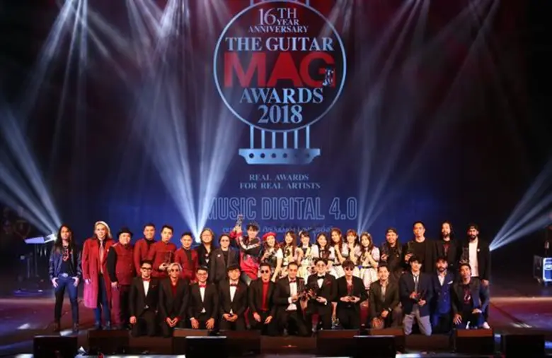 BNK 48 พา “คุกกี้เสี่ยงทาย” คว้ารางวัลเพลงฮิตแห่งปี ในงาน “เดอะ กีตาร์ แม็ก อวอร์ด 2018 เรียล อวอร์ด ฟอร์ เรียล อาร์ทิส”