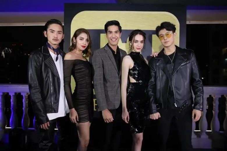 พีพีทีวี จับมือ กันตนา เปิดตัวรายการ Entertainment Tonight Thailand ยกทัพ 7 สาวสวยหนุ่มหล่อพิธีกรสายเลือดใหม่เสิร์ฟข่าวบันเทิง ไลฟ์สไตล์ แฟชั่นจากทุกมุมโลก ออกอากาศวันแรก 12 มีนาคมนี้ ทางช่อง พีพีทีวี เอชดี ช่อง 36