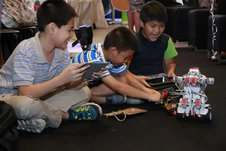 อพวช. เข้าร่วมกิจกรรม “ปิดเทอมสร้างสรรค์” (เปิด) หน้าต่างสู่การเรียนรู้ จัดแสดงตัวอย่างกิจกรรม โชว์ นายกรัฐมนตรี ณ ทำเนียบรัฐบาล