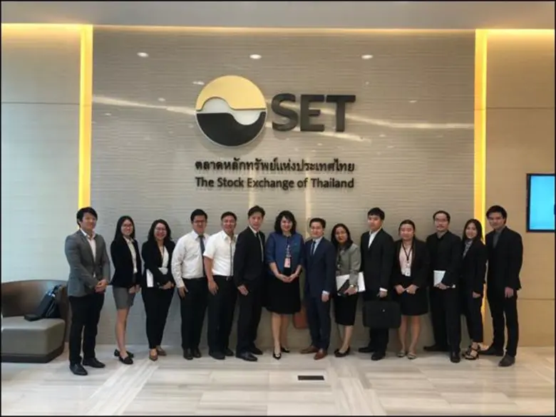 นายสมภพ ศักดิ์พันธ์พนม (ที่ 5 จากซ้าย) ปร...