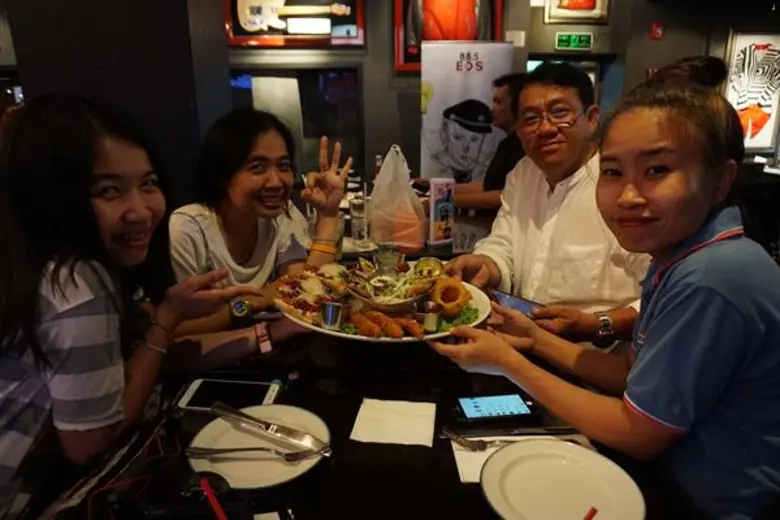 สนุกสุดฟิน มีตติ้งสุดพิเศษ "E-D-S Day: Fan Meet"