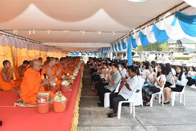 วันนี้ (13 มีนาคม 2561) เวลา 06.30 น. ที่ลานพระราชา...