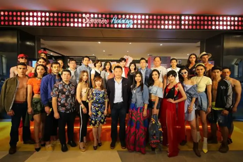 “โรบินสัน” เปิดรันเวย์ต้อนรับซัมเมอร์ ชวนเซเลบและนักช็อปแฟชั่นนิสต้า อัพเดทคอลเลกชั่นฤดูร้อน 2018 ก่อนใคร!