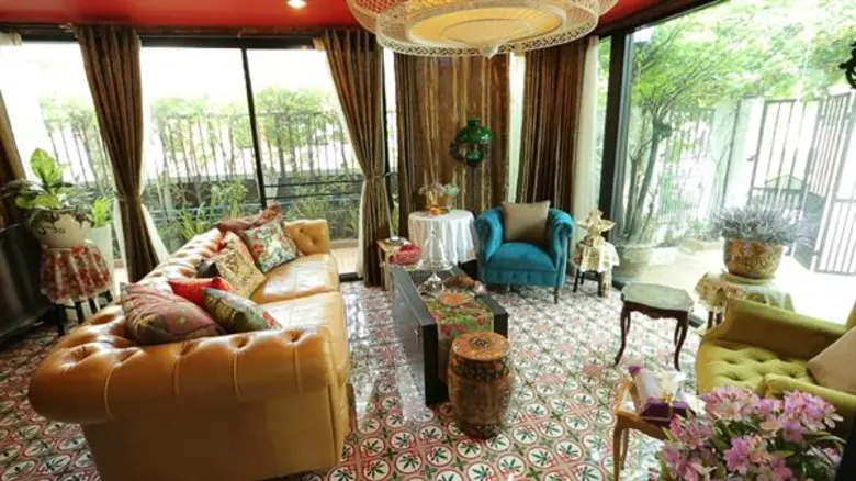 ทีวีไกด์: “อาจารย์ยิ่งศักดิ์” เปิดบ้านแห่งความทรงจำ “สไตล์จีนย้อนยุค” หลังแรกในชีวิตด้วยน้ำพักน้ำแรง