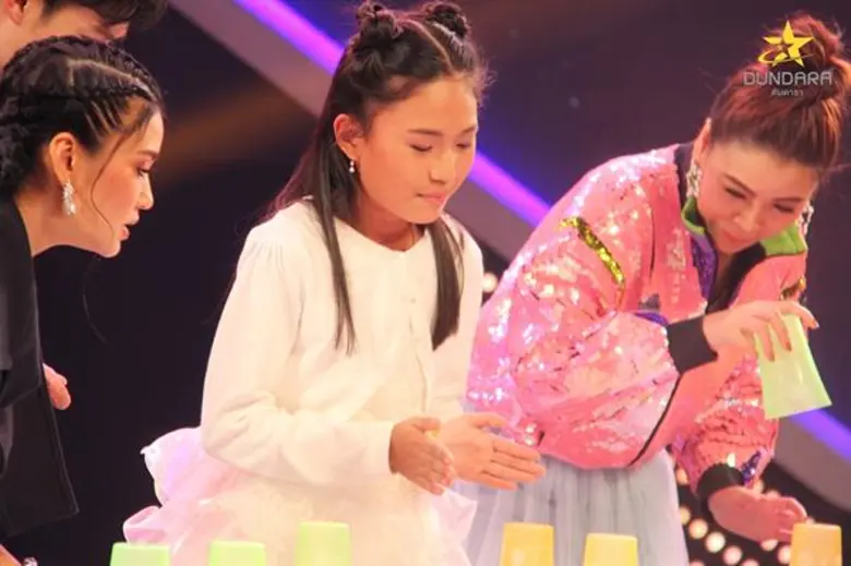 ทีวีไกด์: รายการ "ดันดารา Gold" คนชื่อแปลก! โผล่อีกแล้ว พอฟังความหมายแล้วเข้าใจเลย!!