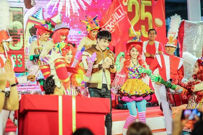 ฉลองครบรอบ 25 ปี JACK’n JILL ด้วยกิจกรรมส่งมอบความสุขต่อเนื่องคืนกำไรให้แก่ผู้บริโภคตลอดปี พร้อมเปิดตัวสินค้าใหม่ “ฟันโอ ไวท์ช็อกบราวนี่” หนังโฆษณาและพรีเซนเตอร์คนใหม่ล่าสุด