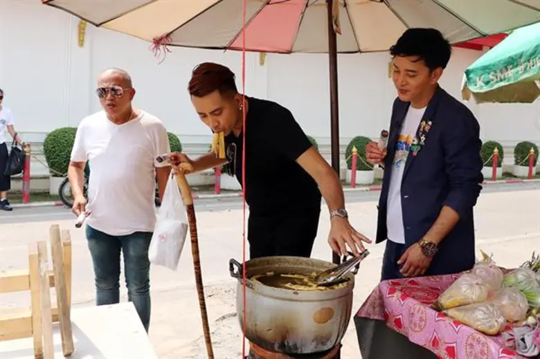 ทีวีไกด์: รายการ “ตลาดเด็ดประเทศไทย” คู่ซี้ต่างวัย “บอล เชิญยิ้ม” และ “ค่อม ชวนชื่น” พาฮากรามค้าง บุก “ตลาดเด็ดประเทศไทย”