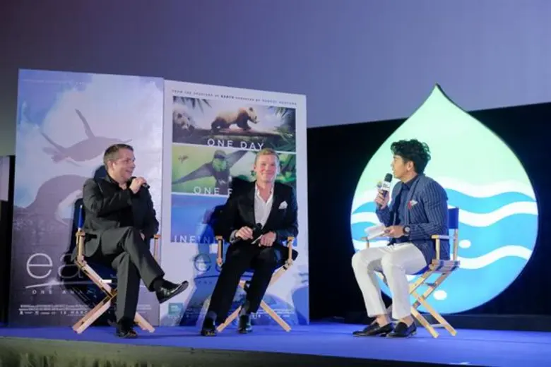 Movie Guide:  “ริชาร์ด เดล” , “สตีเฟน แมคโดโน” ผู้กำกับ และ โปรดิวเซอร์ earth : ONE AMAZING DAY เอิร์ธ 1 วันมหัศจรรย์สัตว์โลก บินตรงจากอังกฤษสู่ไทยชวนชาวไทยชมภาพยนตร์สุดมหัศจรรย์ของโลก