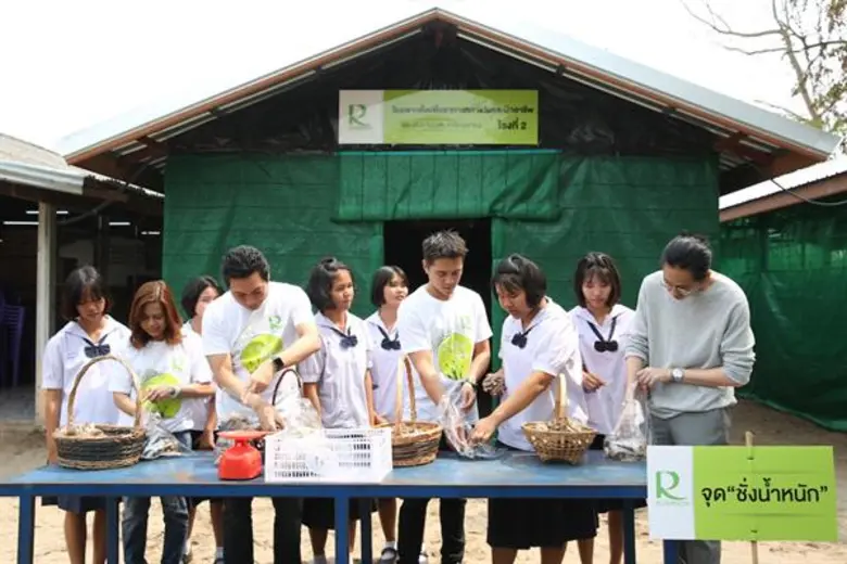 “โรบินสันสานฝันให้น้อง” ผนึกพลังสานความฝัน สู่ความยั่งยืนกับ โครงการเพาะเห็ดนางฟ้าเพื่ออาหารกลางวันและฝึกอาชีพ”'โรงเรียนบ้านหนองแซงสร้อย จังหวัดอุดรธานี’