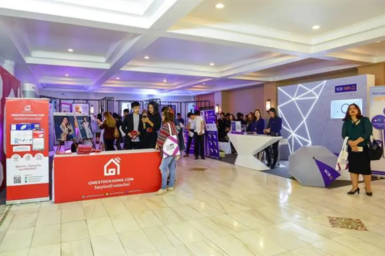 รายการ “อายุน้อยร้อยล้าน” เปิดโครงการสัมมนา On Tour “ก้าวสู่ผู้นำเทรนด์ธุรกิจ หลากมุมคิด พิชิตร้อยล้าน” ในจังหวัดภูเก็ต ณ โรงแรมถาวรปาล์ม บีช รีสอร์ท