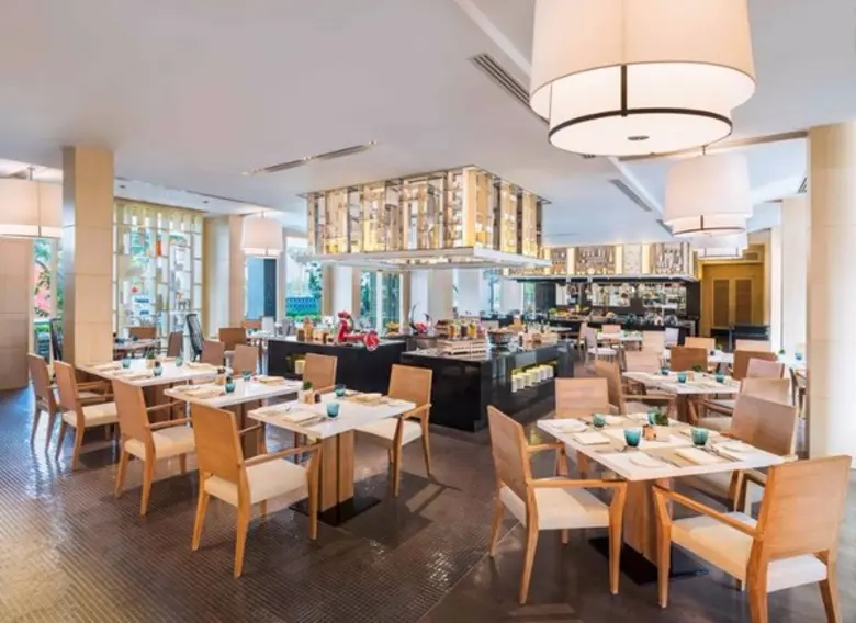 ฟัวกราส์สุดคลาสสิคหลากสไตล์ในบุฟเฟต์อาหารทะเลและนานาชาติที่ห้องอาหารเลเทส เรซิพี