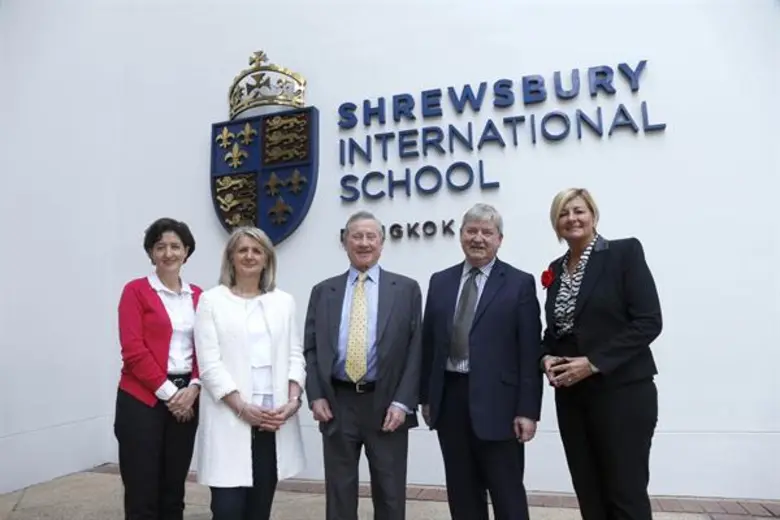 กรรมการโรงเรียนโชรส์เบอรี ประเทศอังกฤษ บิ...