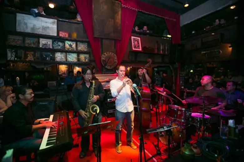 'สจ๊วต ฮอว์กินส์’ จัดเต็ม!! ล๊อนซ์อัลบั้ม 'And What If I Don’t’ พร้อมโชว์ทรัมเปตเพลง 'When You’re Smiling’ and 'Love at Sundown’ รายได้ทั้งหมดบริจาคเพื่อมูลนิธิอุทกพัฒน์ (ในพระบรมราชูปถัมภ์)