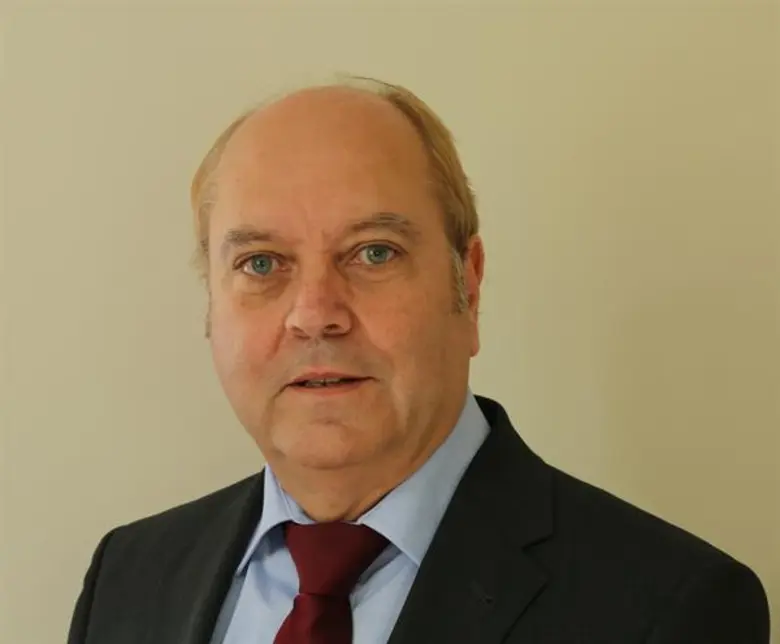 โดย นายคอลิน เอลกินส์ ผู้อำนวยการอุตสาหกร...