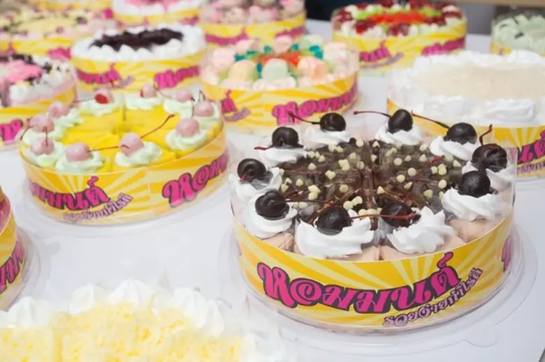 "หอมมนต์เบเกอรี่" เน้นผลิตสินค้าเอาใจคนรั...