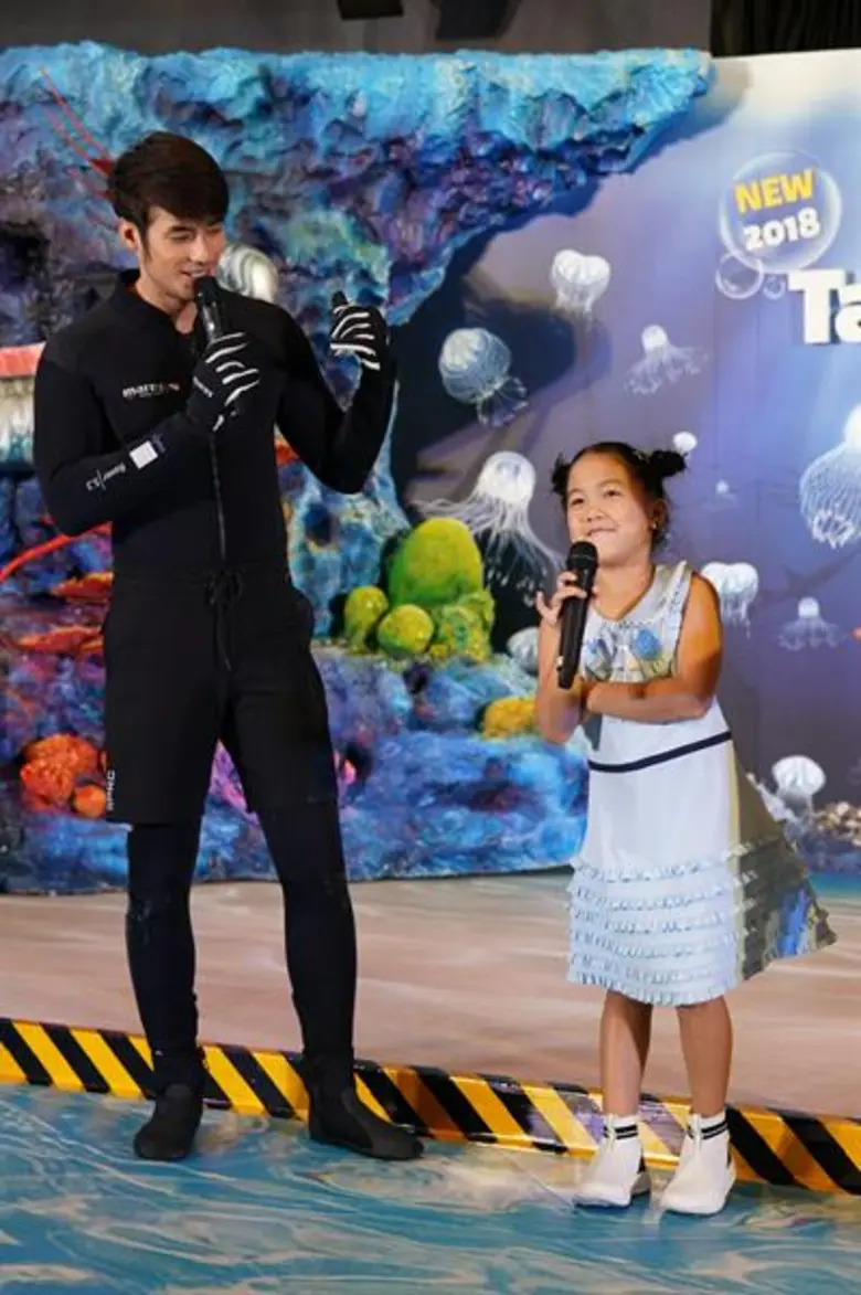 'เฮียบอย’ ดำน้ำ โผล่เซอร์ไพรส์ 'วันใหม่’ ในโชว์ใต้น้ำซีไลฟ์ฯ “Tales of the Sea: มหัศจรรย์เรื่องเล่าจากใต้ทะเลลึก”