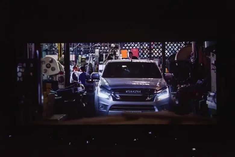 อีซูซุ จับมือ เมเจอร์ ซีนีเพล็กซ์ กรุ้ป ร่วมสืบสานศาสตร์แห่งความพอเพียง ปีที่ 12 ผ่านภาพยนตร์เทิดพระเกียรติฯ ชุด “คุณค่าของเศษเหล็ก”