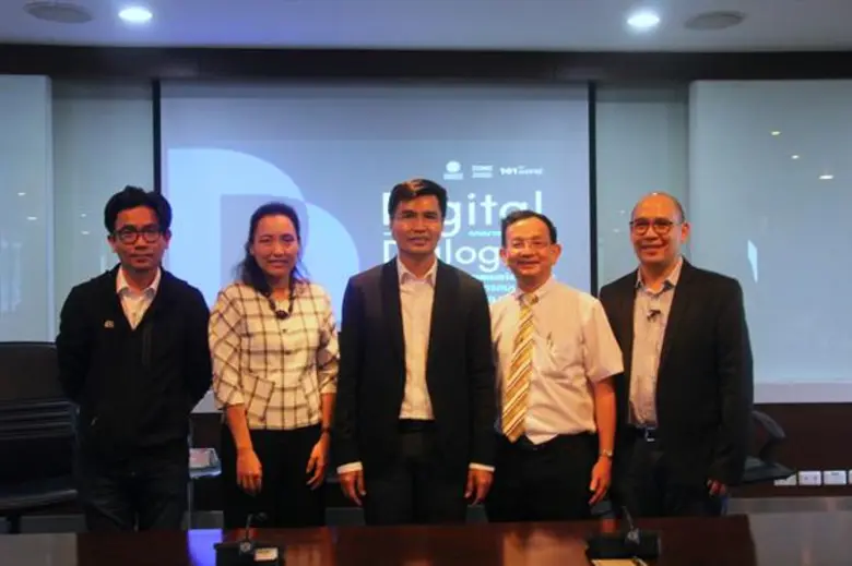 ณ ห้องประชุม 500 ชั้น 5 คณะพาณิชยศาสตร์แล...