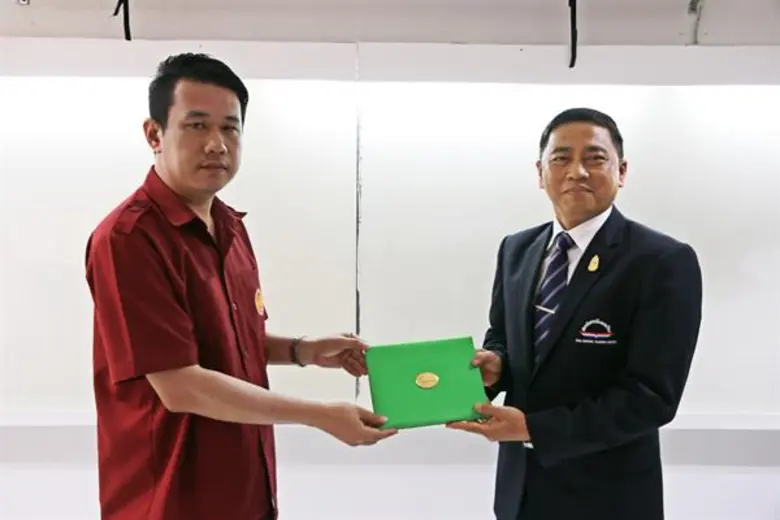 พลเรือตรี ปิยะ อาจมุงคณ ผู้ว่าการ สถาบันก...