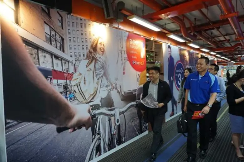 นางสาวอนงค์ลักษณ์ แพทยานันท์ กรรมการผู้จั...