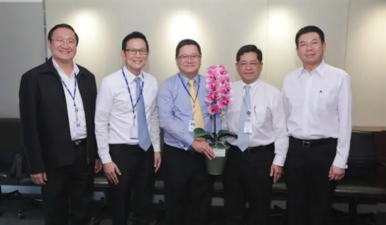 นายเทวินทร์ วงศ์วานิช ประธานเจ้าหน้าที่บร...