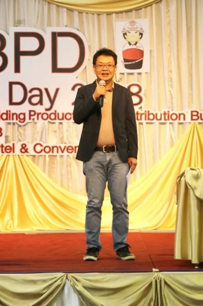 นาย อภินันท์ โรจนะกาจ Operations Director...