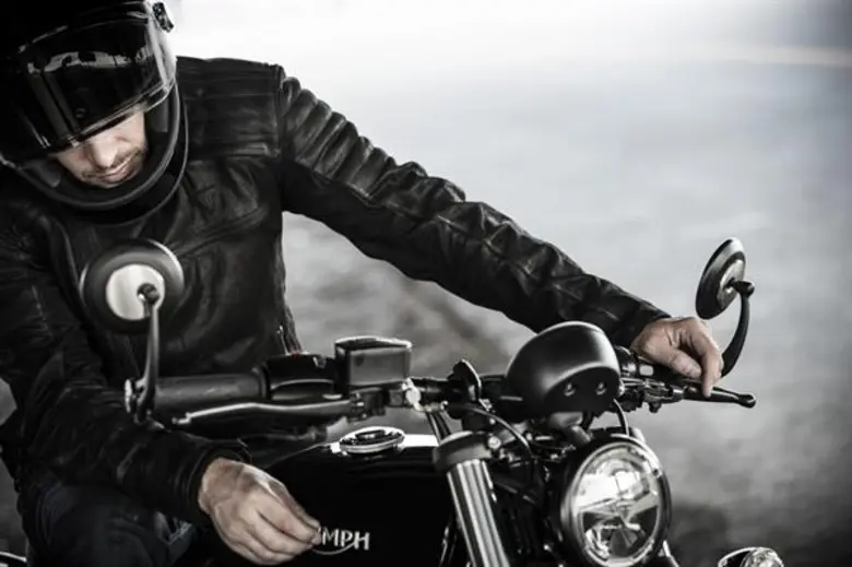 เมื่อฤดูฝนมาเยือน แน่นอนว่าไบค์เกอร์หลายๆ...