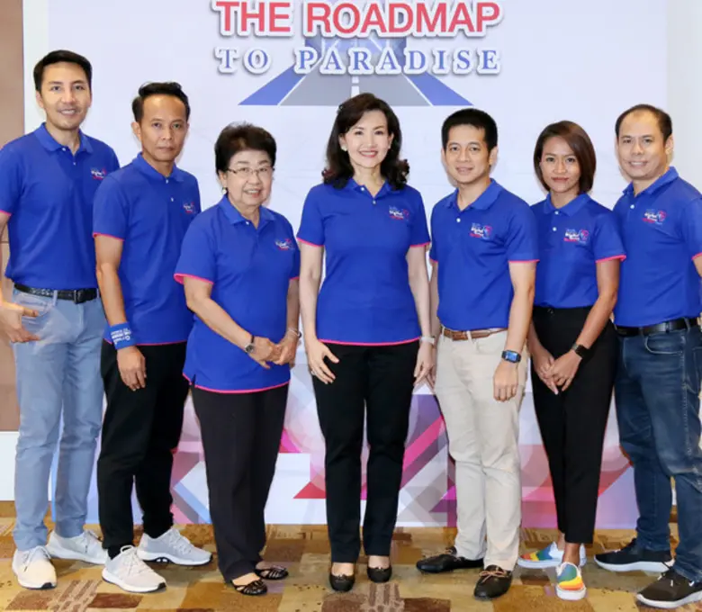 พญ.นลินี ไพบูลย์ ประธานกรรมการ บริษัท กิฟ...