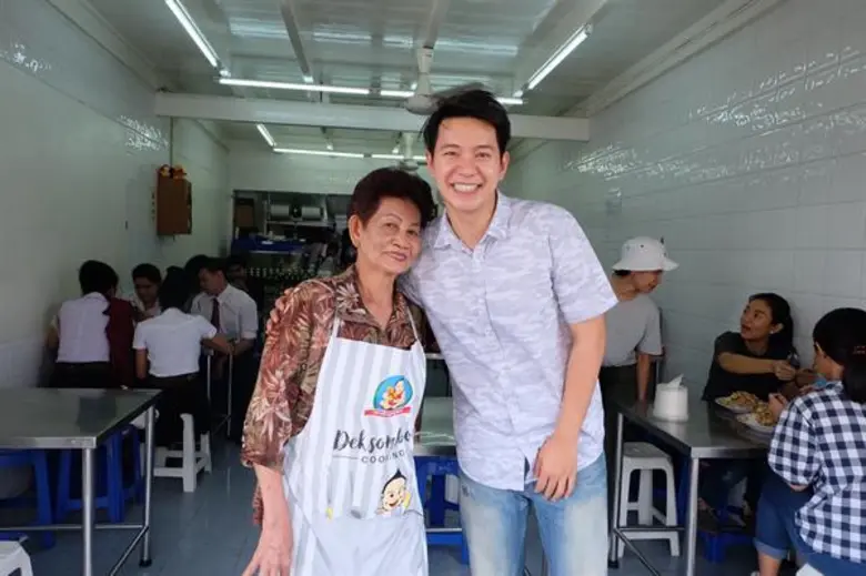 ทีวีไกด์: รายการ “ตลาดสดพระราม ๔” “ไอซ์-ศรัณยู” บุกปากคลองตลาด ล้วงเมนูเด็ด!! ช่วง “มือใหม่หัดขาย”