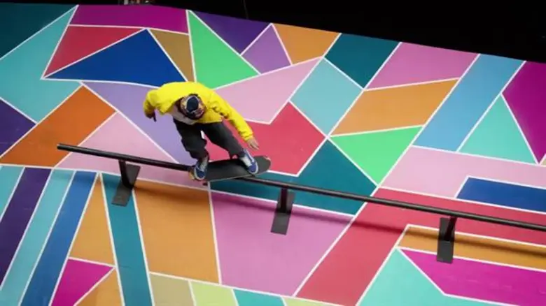 ซัมซุง จับมือ เรดบูลล์ ท้าทายทุกสายตาด้วยวิดีโอกีฬาเอ็กซ์ตรีมสุดเร้าใจ ภายใต้คอนเซ็ปต์ 'See the Bigger Picture’ บนสุดยอดนวัตกรรมทีวีแห่งปี “ซัมซุง คิวแอลอีดี” คมชัดถึงขีดสุด สีสันสมจริงครบทุกมิติ