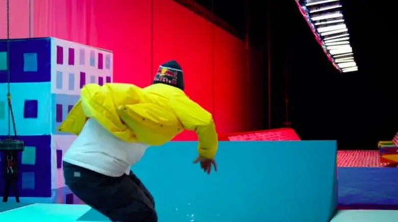 ซัมซุง จับมือ เรดบูลล์ ท้าทายทุกสายตาด้วยวิดีโอกีฬาเอ็กซ์ตรีมสุดเร้าใจ ภายใต้คอนเซ็ปต์ 'See the Bigger Picture’ บนสุดยอดนวัตกรรมทีวีแห่งปี “ซัมซุง คิวแอลอีดี” คมชัดถึงขีดสุด สีสันสมจริงครบทุกมิติ