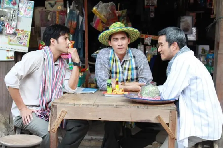 เป็นการโคจรมาเจอกันครั้งแรกกับพระเอกหนุ่มหน้าคม มาด...