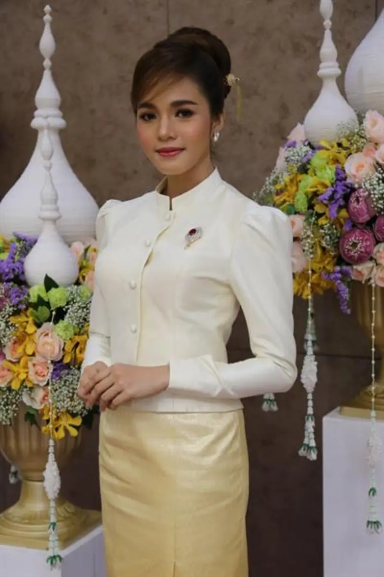 “ลาดา-ต้นข้าว” น้อมดวงใจ ถ่ายทอดเสียง ในบทเพลง “สยามินทร์วชิราลงกรณ์” เฉลิมพระเกียรติ