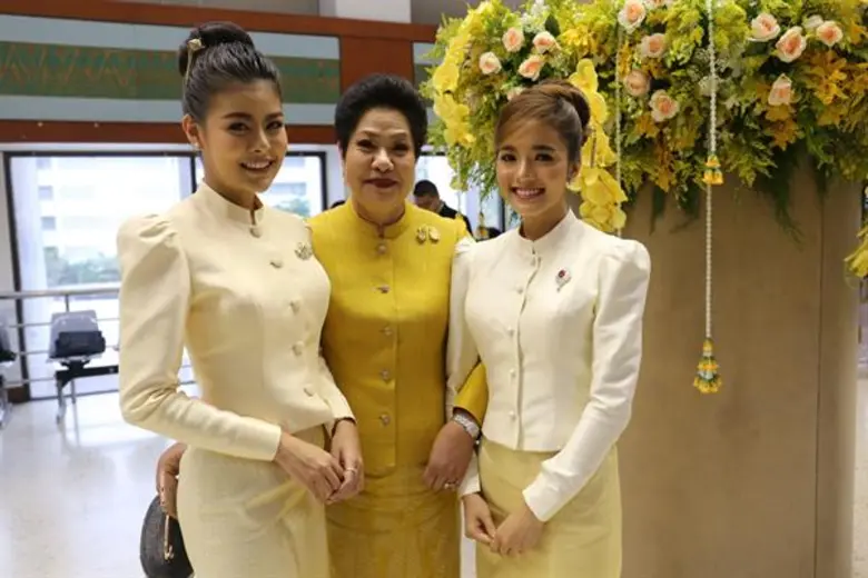 “ลาดา-ต้นข้าว” น้อมดวงใจ ถ่ายทอดเสียง ในบทเพลง “สยามินทร์วชิราลงกรณ์” เฉลิมพระเกียรติ