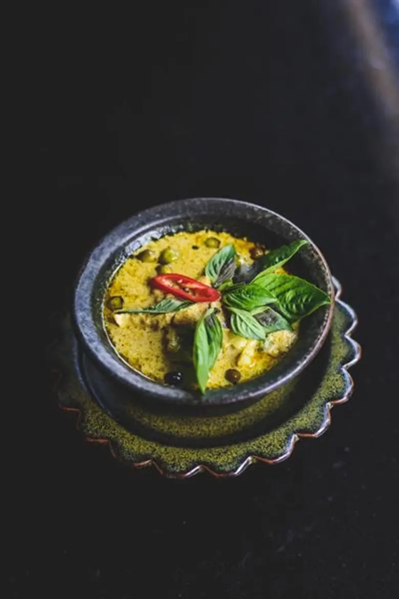 เชฟมนตรี จากห้องอาหารไทยสมูท เคอร์รี่ ขอเ...