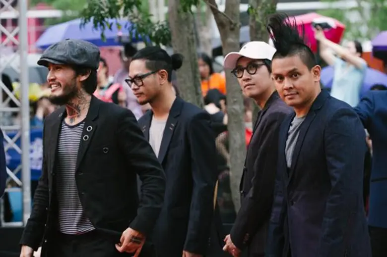 โลโมโซนิค เล่นเดือดสะเทือนไทเป ซัดเต็มโชว์บนเวที Golden Melody Festival