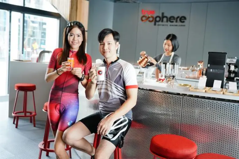 ทรูสเฟียร์ เปิดสาขาพิเศษ!!! เอ็กซ์คลูซีฟสำหรับลูกค้าทรูแบล็คการ์ด มอบบริการเหนือระดับกับคอมมิวนิตี้นักปั่นระดับเฟิร์สคลาส ณ สนามเจริญสุขมงคลจิต (สกายเลน) สุวรรณภูมิ