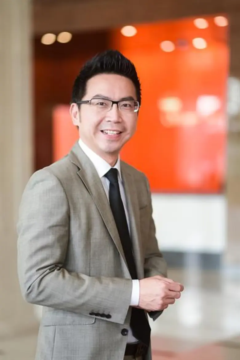 พี่หล่อสั่งลุย.... ซีอีโอสุดฮอตจอมขยันเดิ...