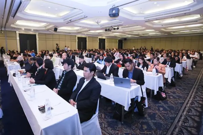 รัฐมนตรีช่วยว่าการกระทรวงศึกษาธิการ แนะเร่งยกเครื่องอุดมศึกษา ๔.๐ นำไทยก้าวข้ามกับดักประเทศรายได้ปานกลาง