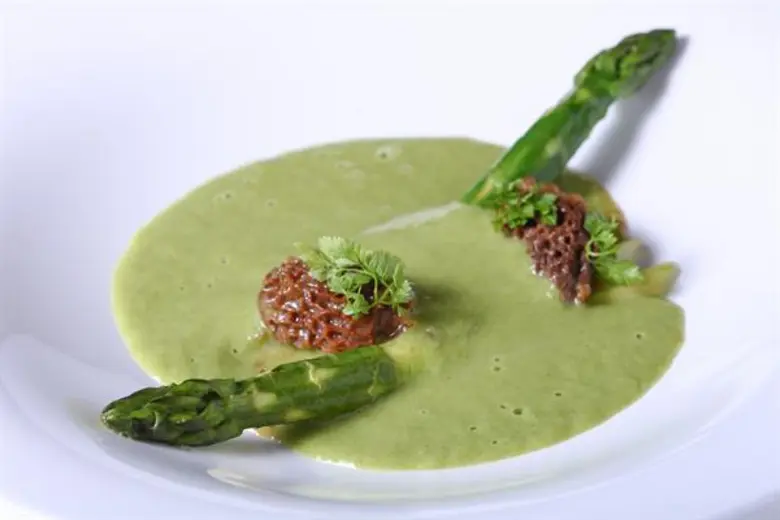 ฟินไปกับวัตถุดิบที่ดีที่สุดจากทั่วทุกมุมโลก ตามฤดูกาล กับ “เทสติ้งเมนู” ที่ห้องอาหารเรดสกาย