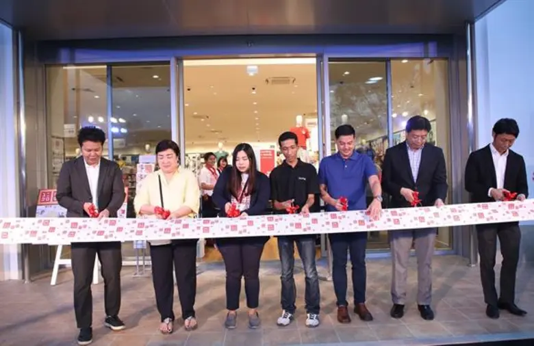 ยูนิโคล่ ฉลองเปิดร้าน ยูนิโคล่ ลาซาล อเวนิว “โรดไซด์ สโตร์” แห่งที่ 2 ในภูมิภาคเอเชียตะวันออกเฉียงใต้ และเป็นสาขาที่ 40 ของยูนิโคล่ประเทศไทย