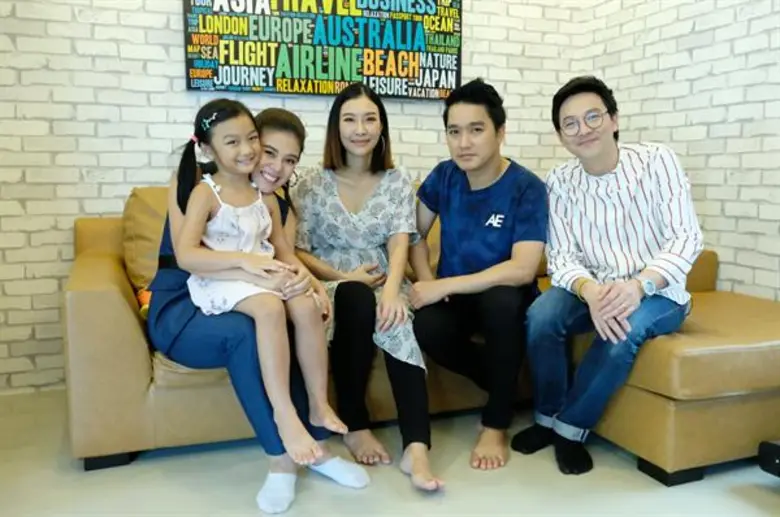 “เกลือ-ใบเฟิร์น” ร่วมจ้อ รายการใหม่แกะกล่อง!! วาไรตี้ ทอล์คโชว์ “เหย้าเยือนเพื่อนกัน”